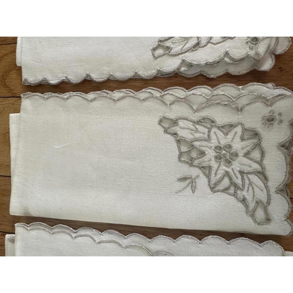 VTG Madeira Style Linen Tablecloth 66x110 Cutwork Floral 4 Napkins Richelieu - Picture 5 of 11